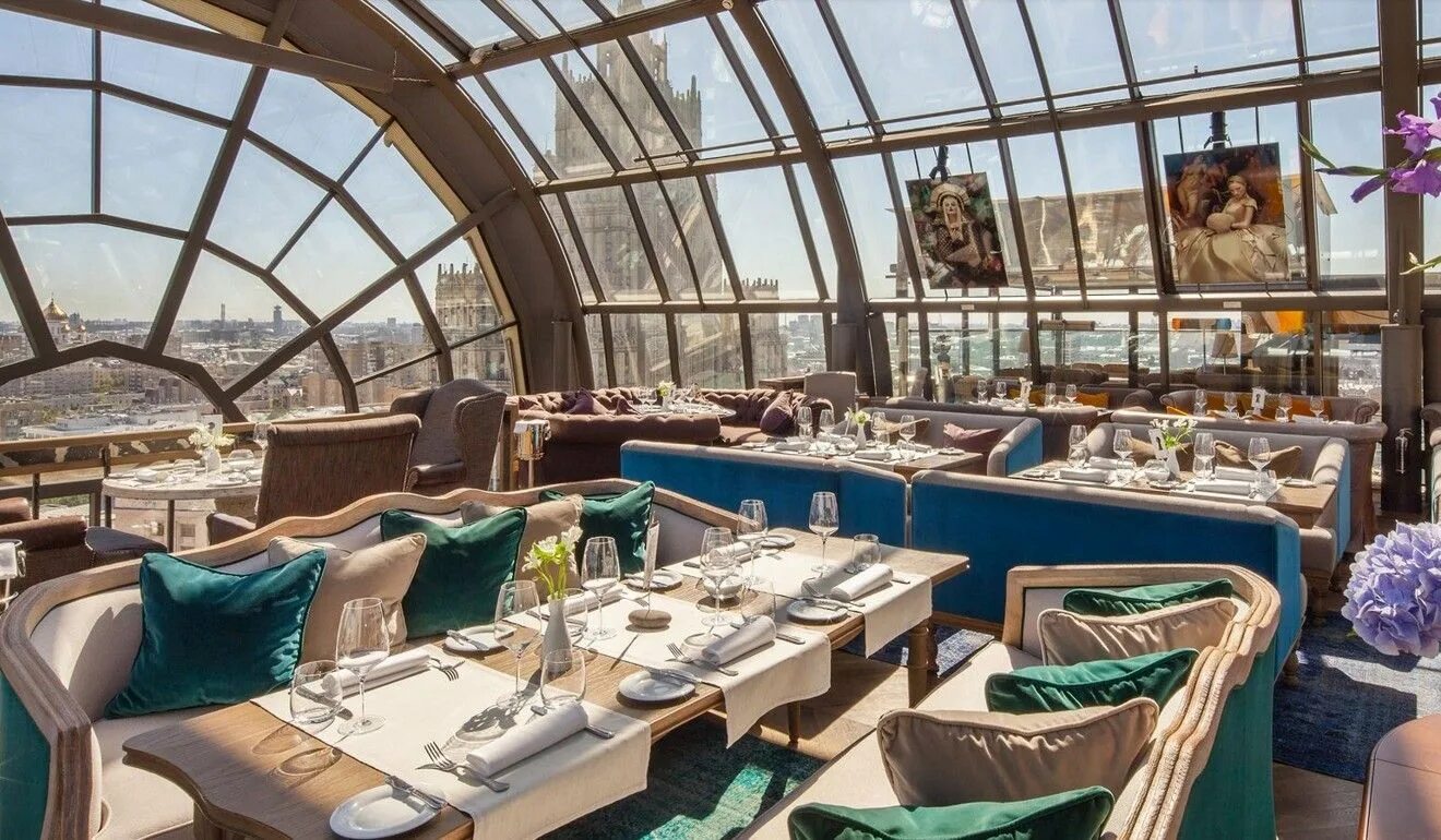 Большой кремлёвский дворец московский кремль. Блэк фокс алушта кальянная. Ресторан сиксти башня федерация. Инсайд хабарова 2 гостиница. Санфлауэр отель москва румянцево.