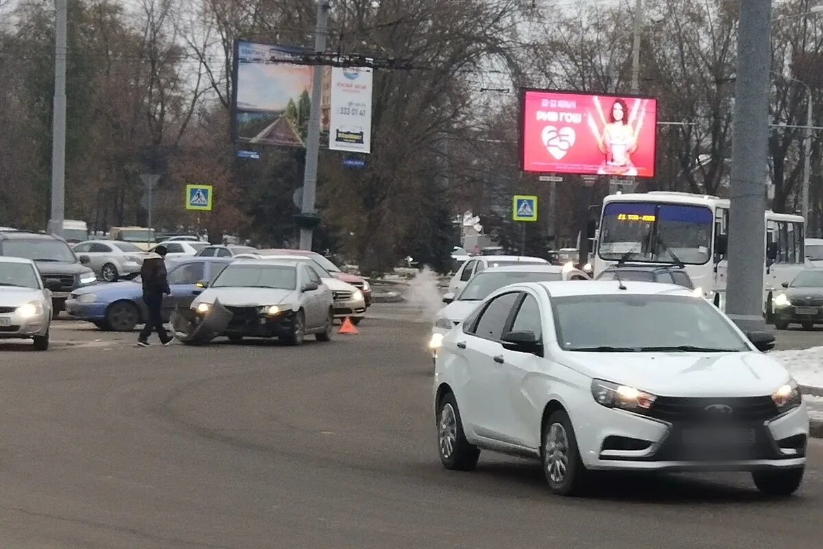 ДТП на Шолохова в Ростове на Дону. Авария в Ростове на Дону на Шолохова сегодня. Происшествия в Ростове на Дону 31.08.2023 на Шолохова. Новости ростова и области сегодня происшествия