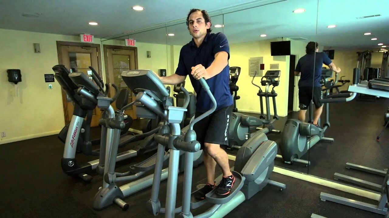 Python gym. Тренировка на эллиптическом тренажере. chine elliptical gym equipments. lewed gym. 4 tweaks to improve your form at the gym #formtips #workouttips.