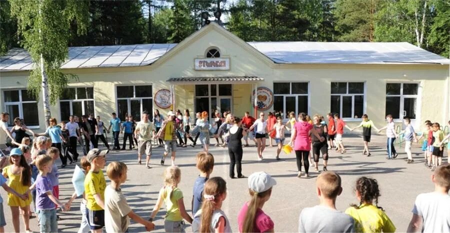 Палаточный лагерь олега кошевого. Азаполье лагерь. Загородный лагерь дружба тверь. Показать лагерь терневой. Дирекция лагерей.