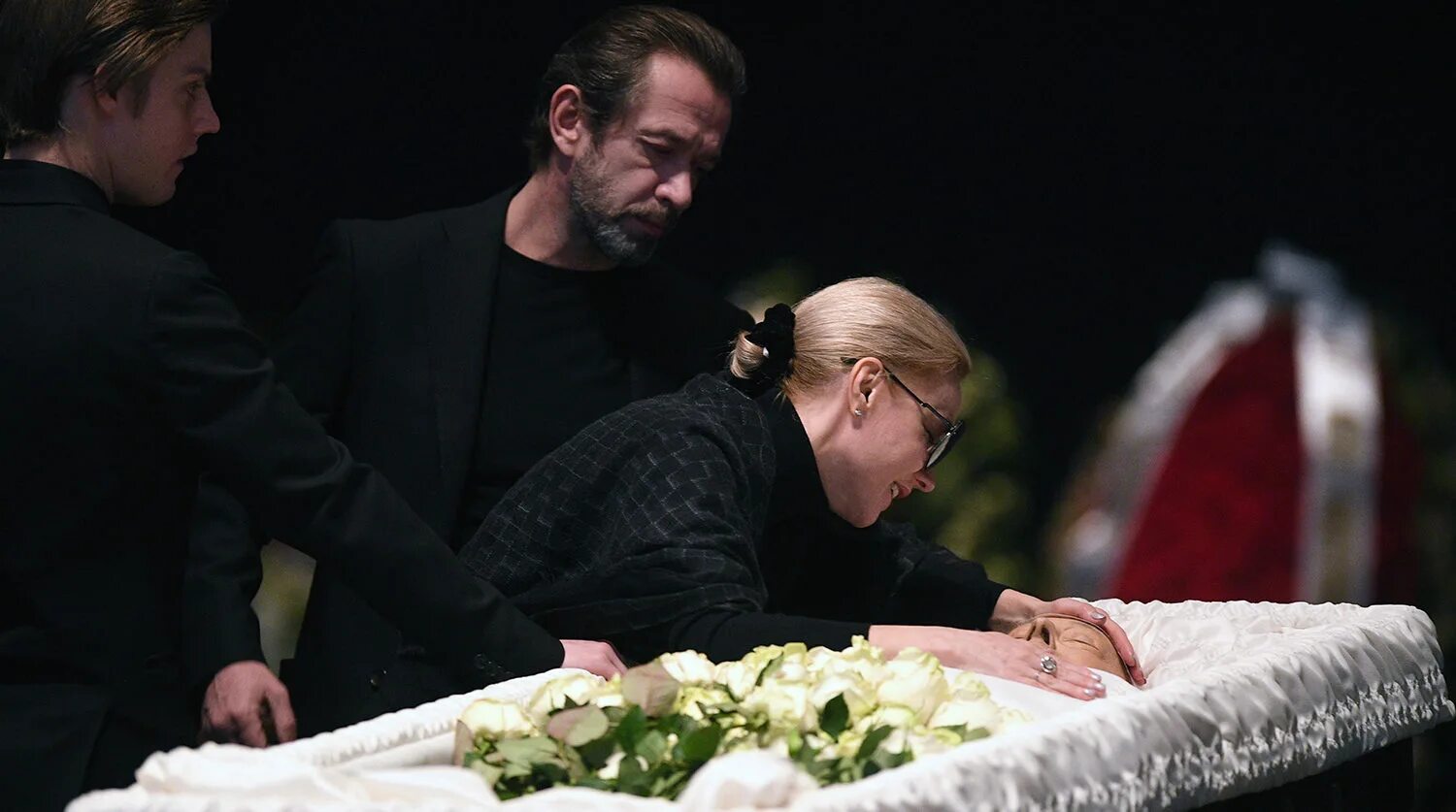 Похороны олега табакова. Похороны табакова. Похороны олега табакова похороны. Похороны олега табакова. Похороны табакова.