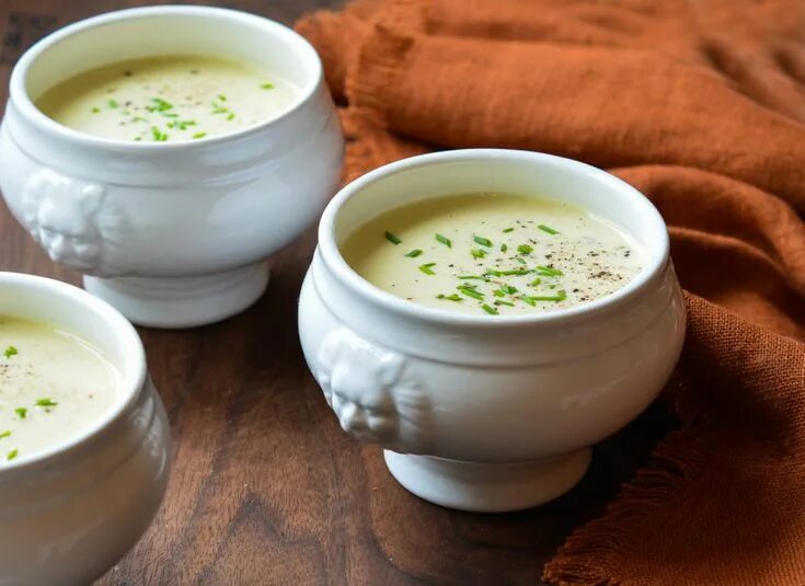 Суп пюре из сухих белых. Яйла чорбасы. яйла суп. leek and potato soup. leek soup фото.