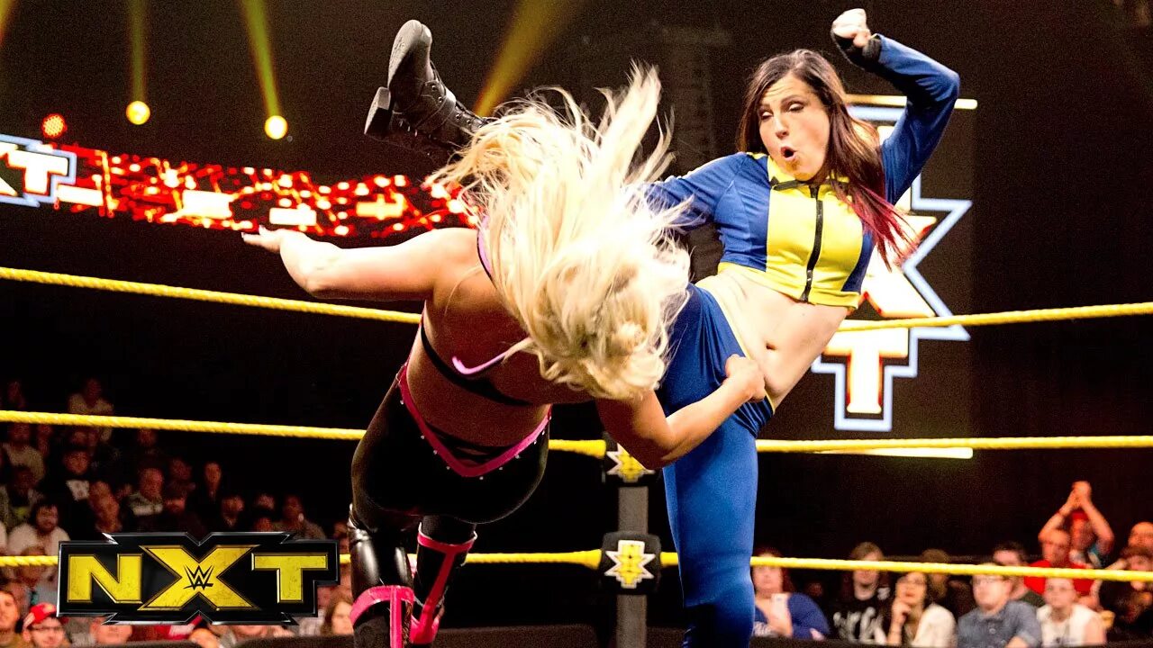 NXT 2015. Блю Пэнтс WWE. Blue Pants WWE. Leva bates wrestler. 15 апреля 2015