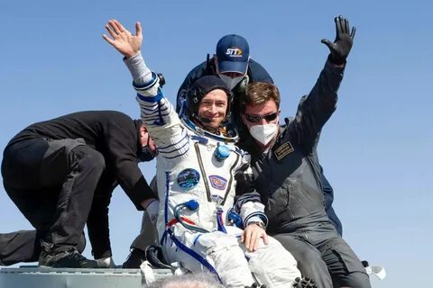 Космонавты на орбите земли