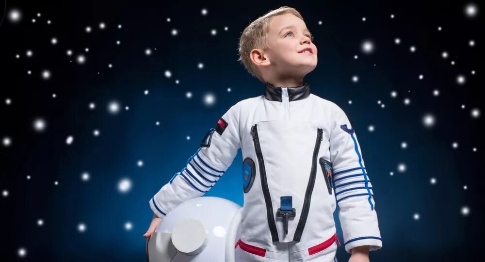 Как мальчик стал космонавтом л. Для мальчиков (космонавт). Детям о космосе. Космонавт для детей. Скафандр для детей.