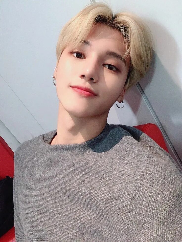 Уён ATEEZ. ATEEZ Wooyoung. Уён ATEEZ блондин. Чон уён из ATEEZ.