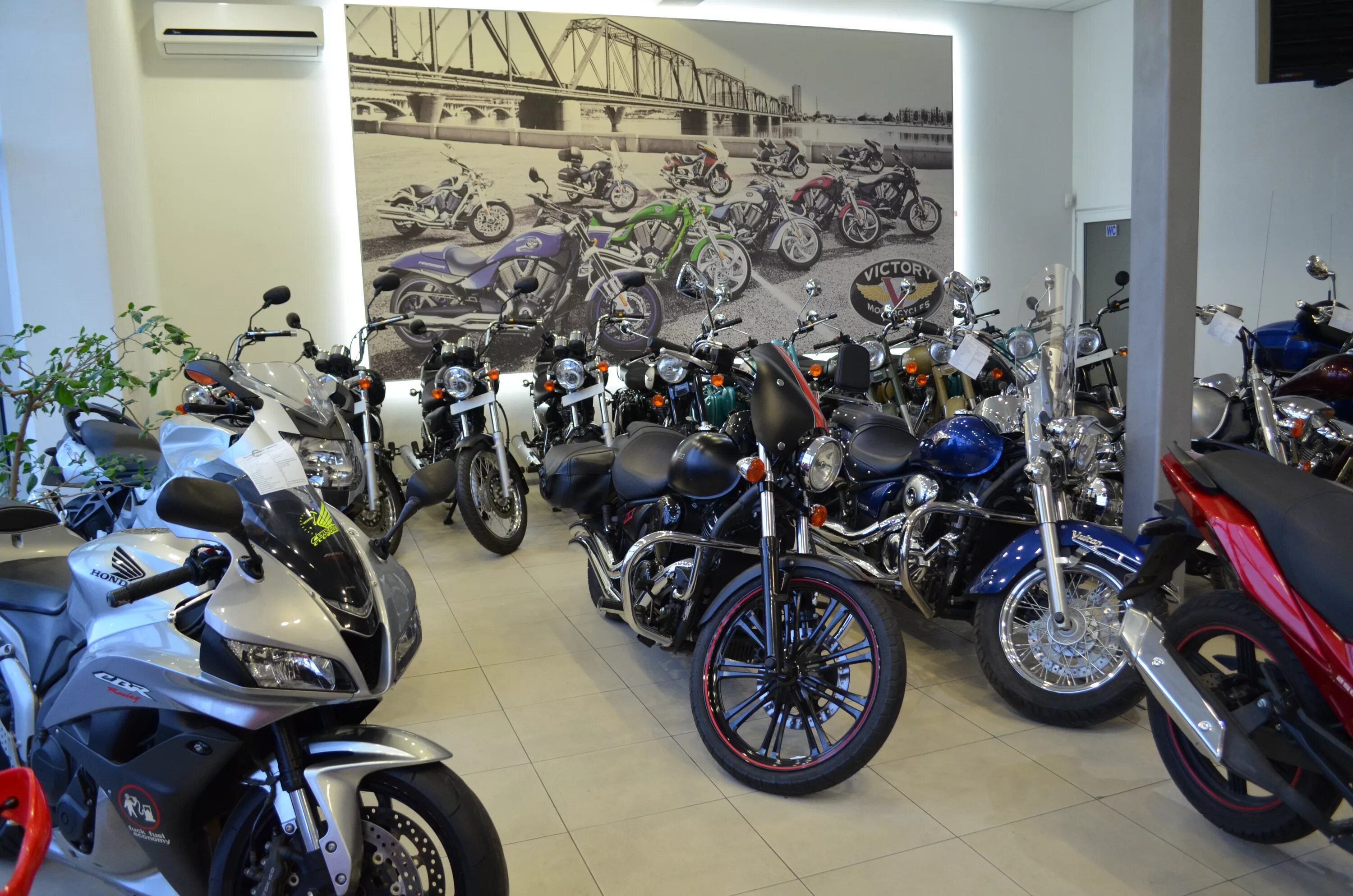 Мотоцикл купить новый магазин. Магазин по продаже мотоциклов. Мото магазин Пятигорск. Отделы мотоцикла. Магазин мототехники в Пятигорске.