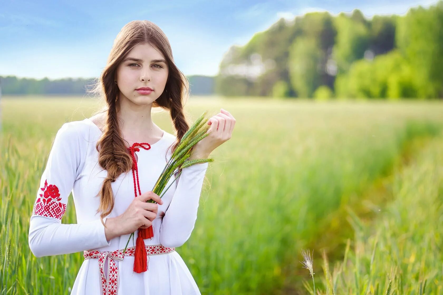 Белорусские девушки. Девушка Славянка. Девушка в белорусском костюме. Славянка в национальном костюме.