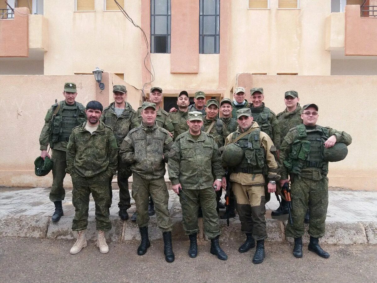 Сирия сколько военных. Российские войска в Сирии. Русские военные в Сирии. Российские войска в Сирии 2015. Солдаты в Сирии.