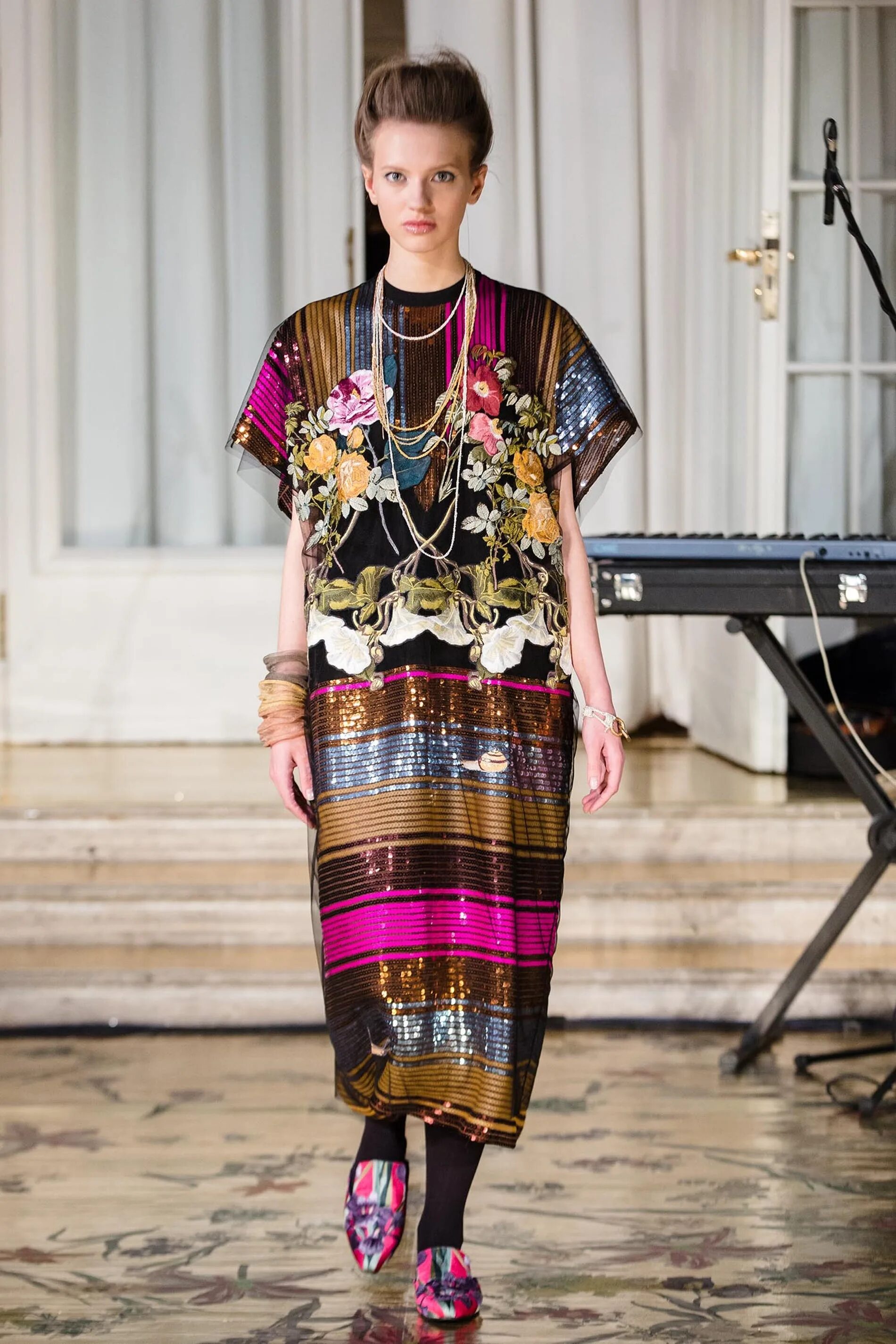 Коллекции одежды татьяны парфеновой 2018 в царском селе 23 июля. Дом мод на невском татьяны парфеновой. Мода татьяна парфенова. Татьяна парфенова выставки. Модный дом татьяны.