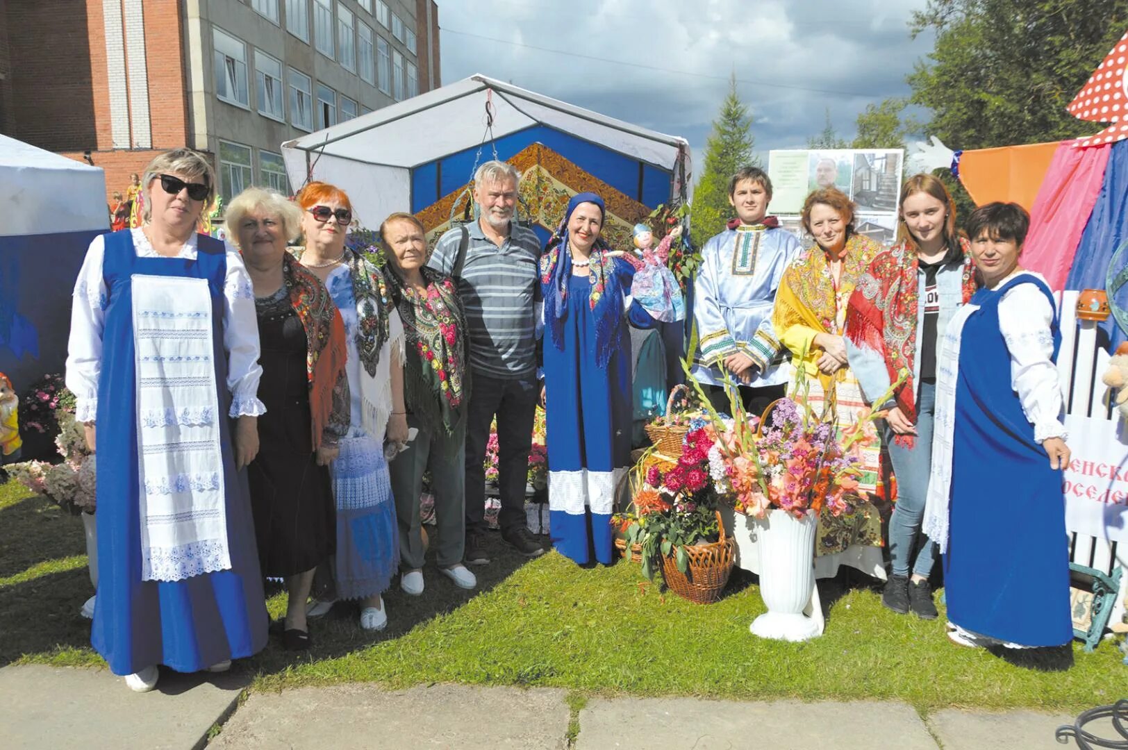 Рождественское поселение гатчинский. Село рождественское. Село рождествено самара. Рождественская администрация. Рождественское поселение гатчинский.