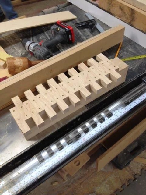 Router Jigs: Leigh B975 Box Joint and Beehive Jig Axminster Tools