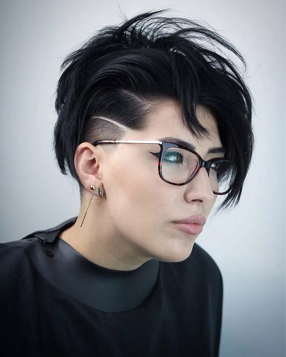 тинатин далакишвили 2021. томбой анна томбои. стрижка томбой для девушек. боб каре томбой стрижка. томбой прическа алан.