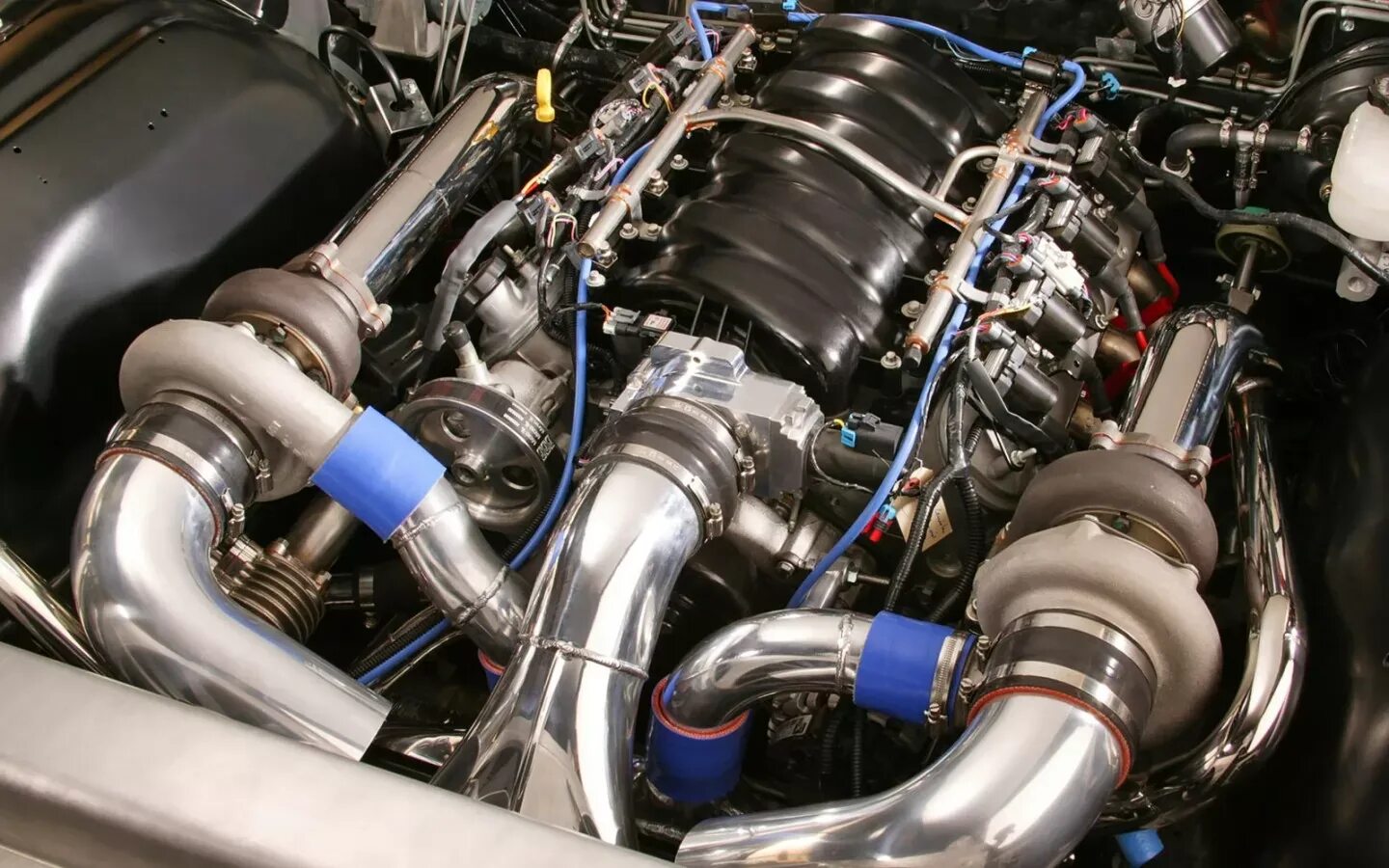 Турбина на бмв е34. Жигули турбо 8v. Турбо мотор ваз 2108 8v. Мотор 1000w. Мощный мотор.