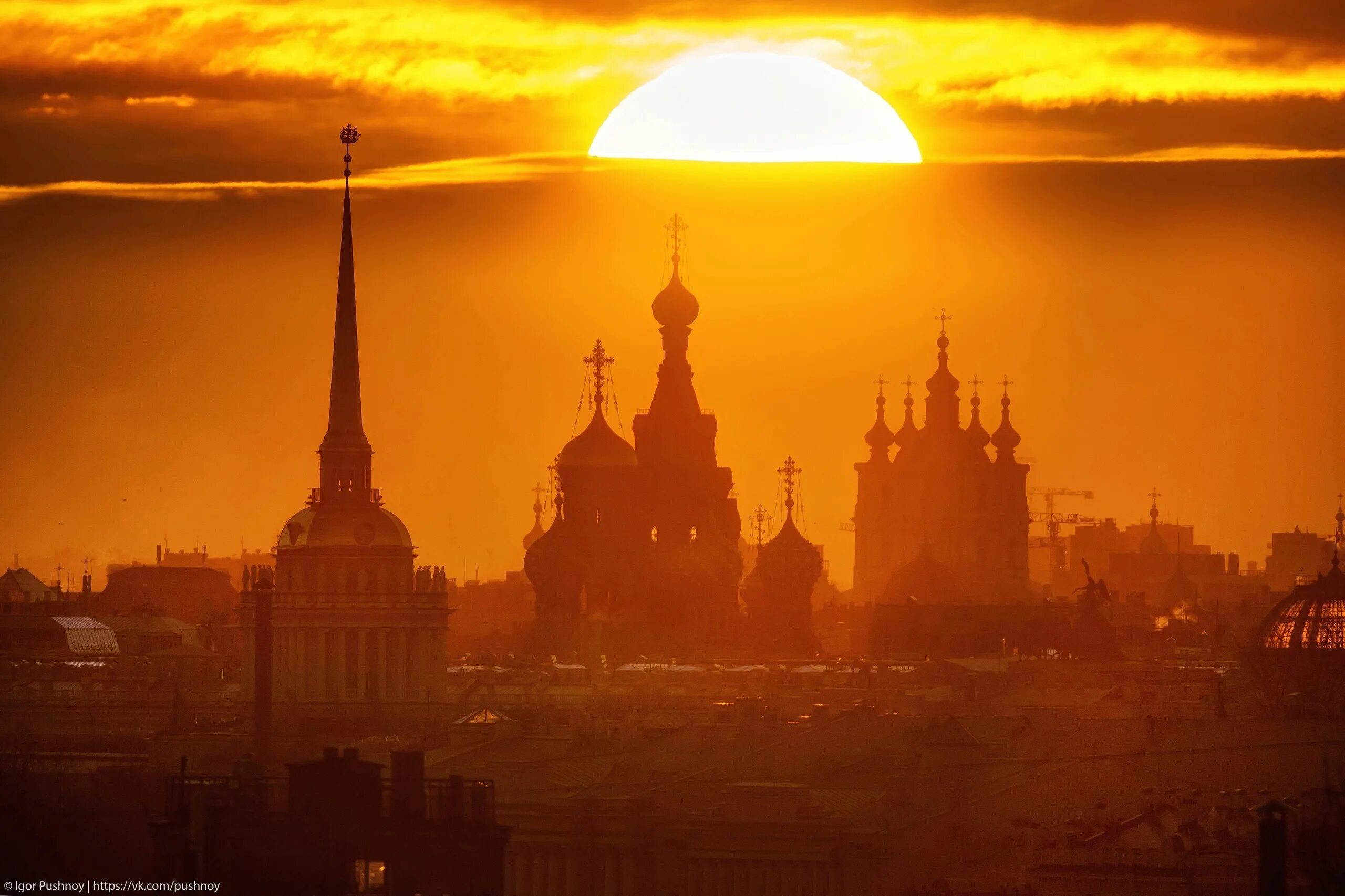 Закат в Питере. Рассвет в Питере. Солнце в Питере. Закат над Питером.