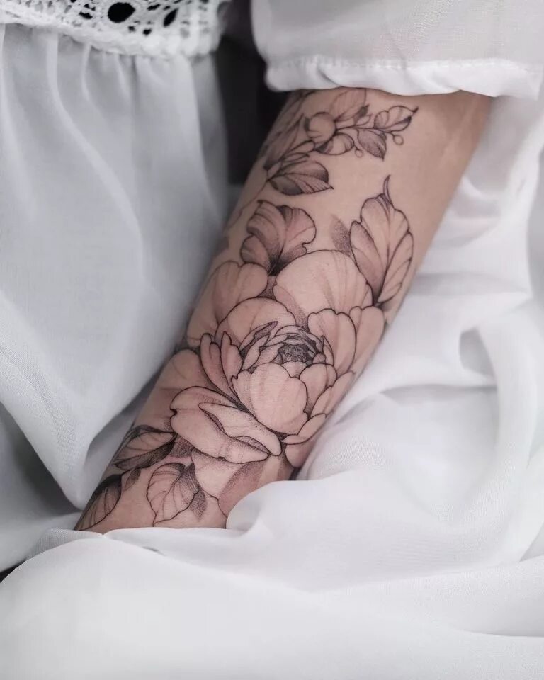 тату пионы. космические пионы тату. пионы с бусинами тату на предплечье. тату пион на руке значение. тату пион на руке значение.