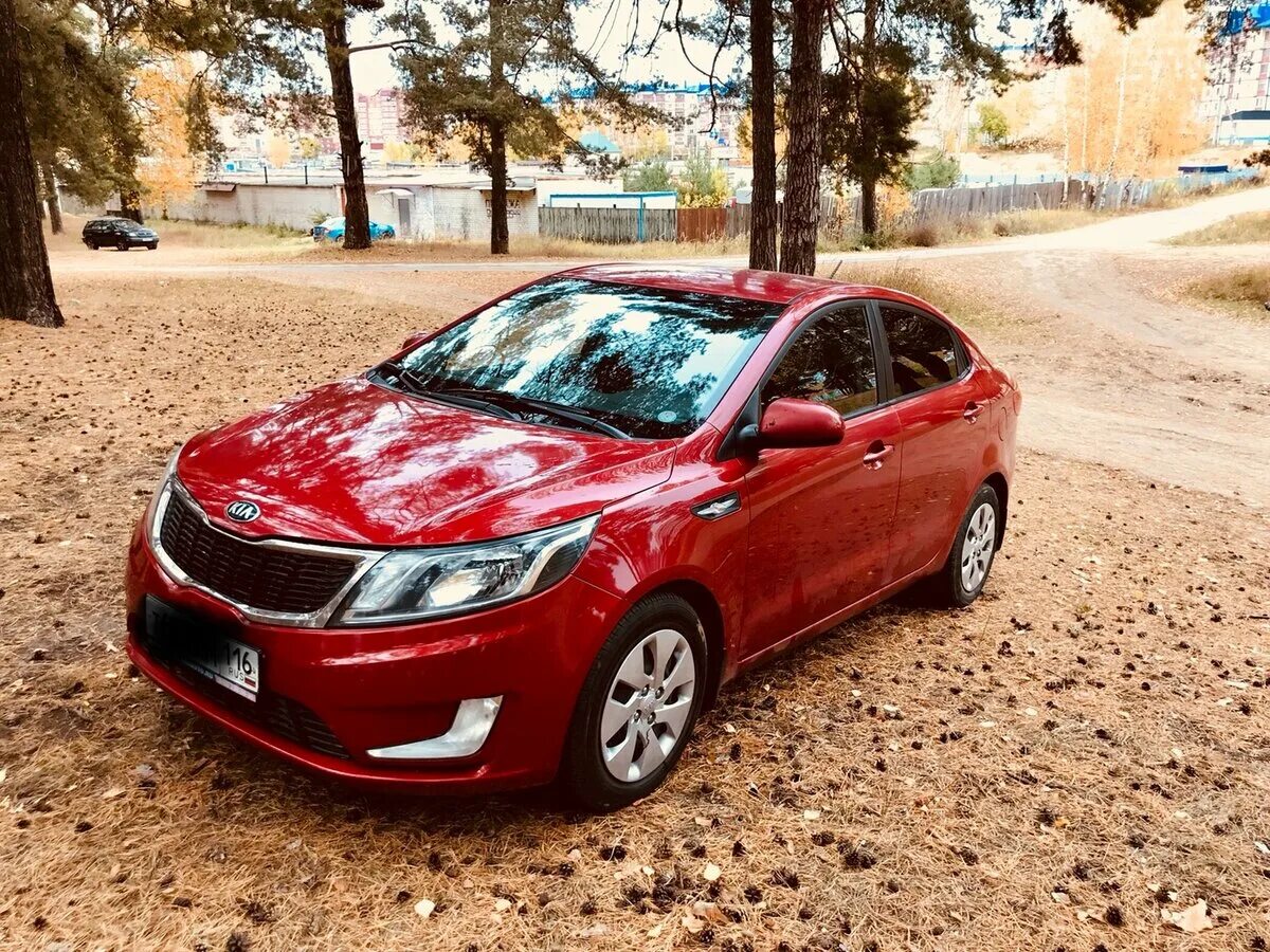 Разбор рио 3. Kia rio 3 2013. киа рио 2013 красная седан. kia rio 3 2013 седан. киа рио 3 красная.