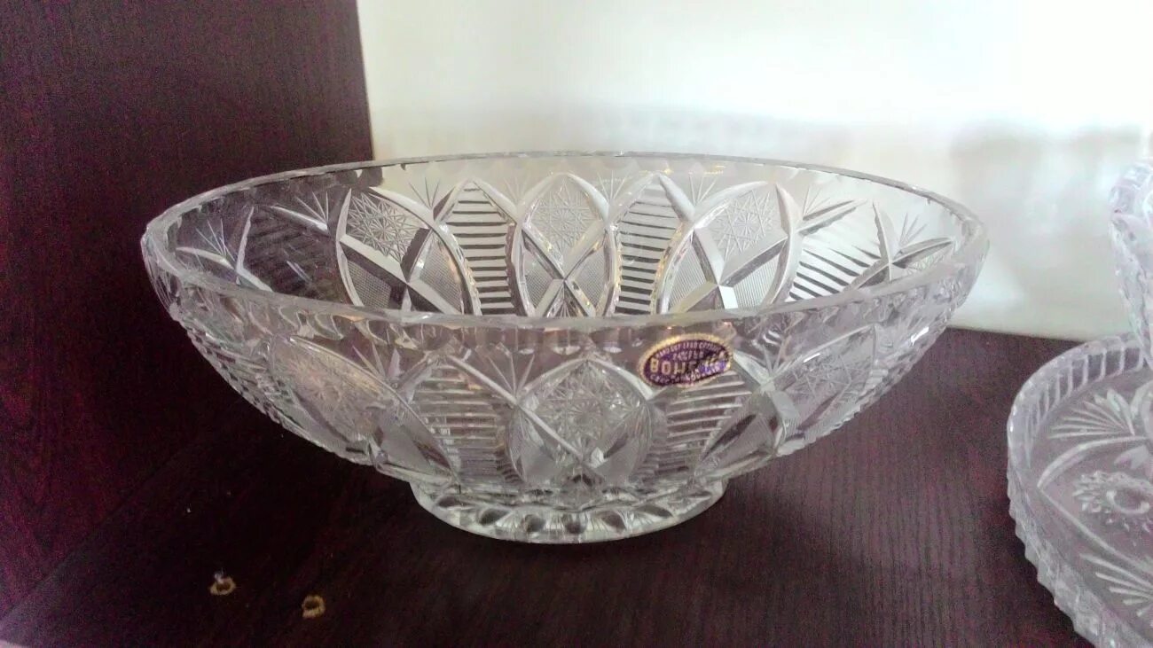 Японский хрусталь старый. Горка посуда хрусталь. Подсвечник xiaogan xinhua. Японский хрусталь. Металлическая чаша.