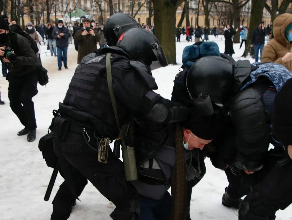 Митинг. Митинг в Питере. Митинги 2021. Протесты в Петербурге.