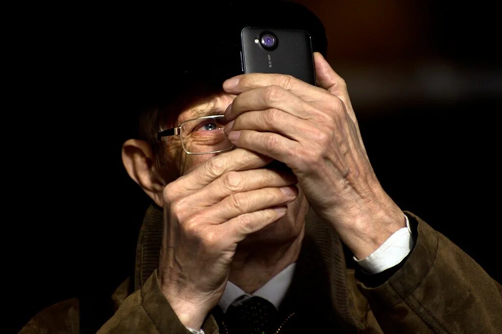 16. Блок наблюдателя в майнкрафт крафт. Человек с биноклем. Уату marvel comics. Крафт наблюдателя 1.