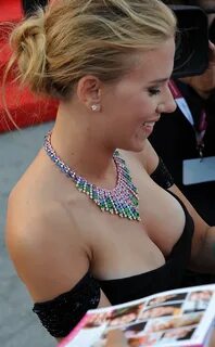 There are 3248 more pics in the Scarlett Johansson photo gallery. 