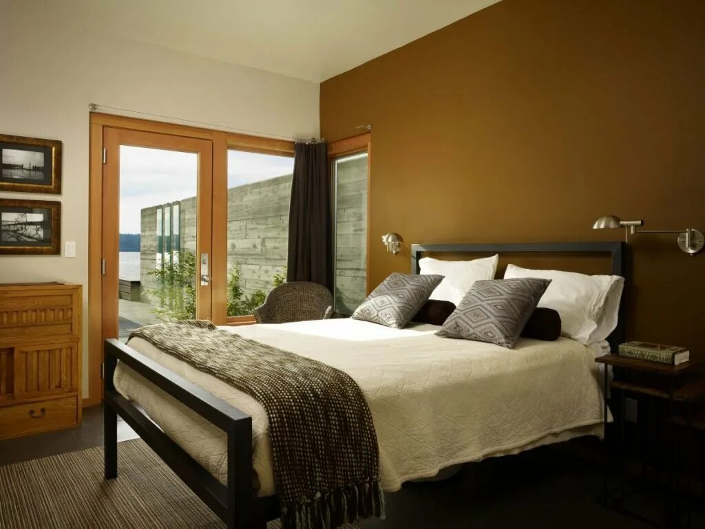 Коричневые стены в спальне. Спальня в коричневых тонах. Спальня в коричневом стиле. Коричневая стена.
