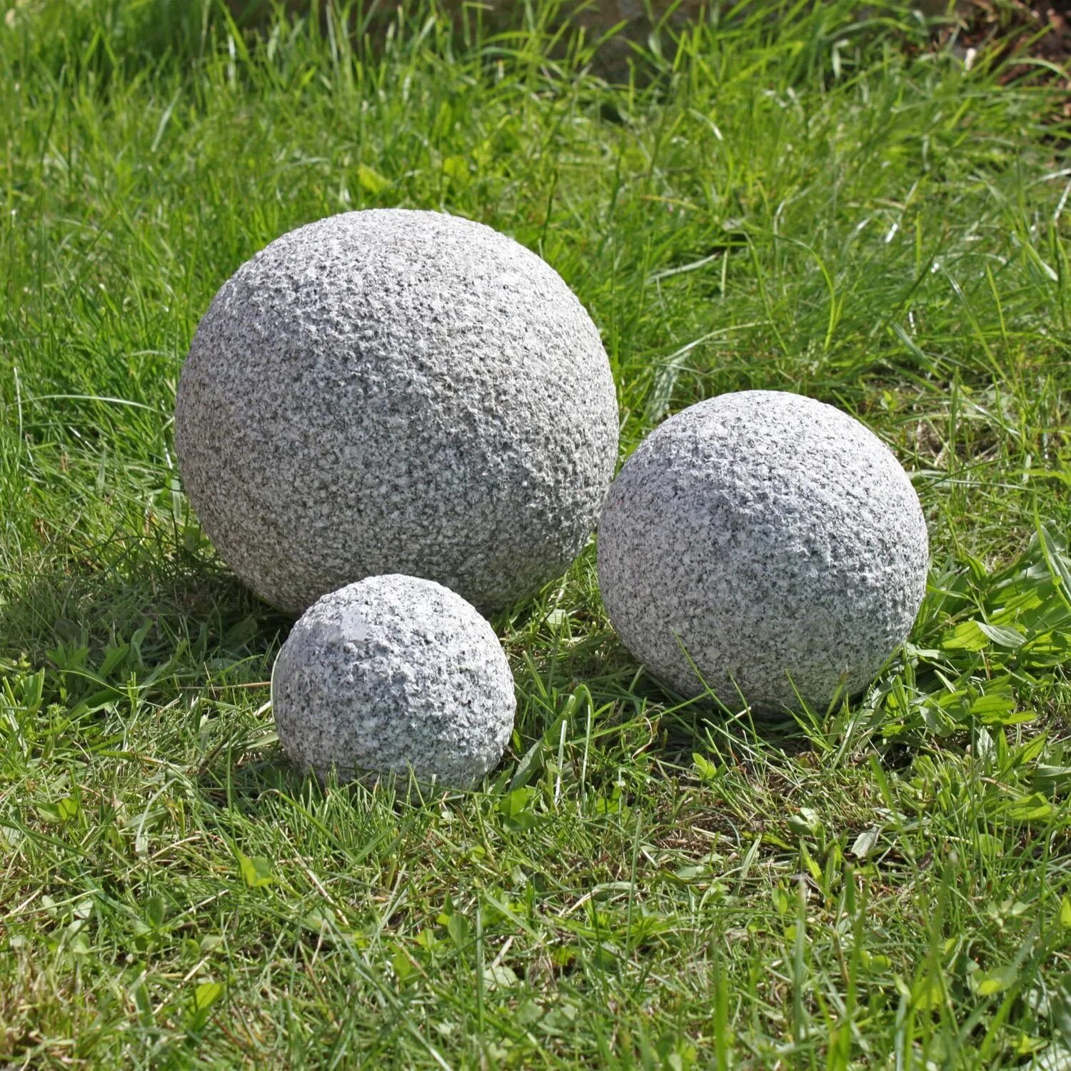 Мвш шар. Бетонный шар для сада. Декоративные шары для сада. Декоративный шар для сада. Цементные шары для сада.