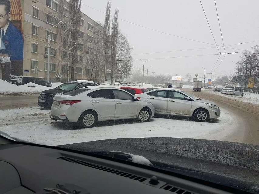 Дтп в уфе сегодня утром. Авария на КПМ Уфа сегодня. Авария на Зорге сегодня Уфа. Баш ДТП Уфа контакте фото.