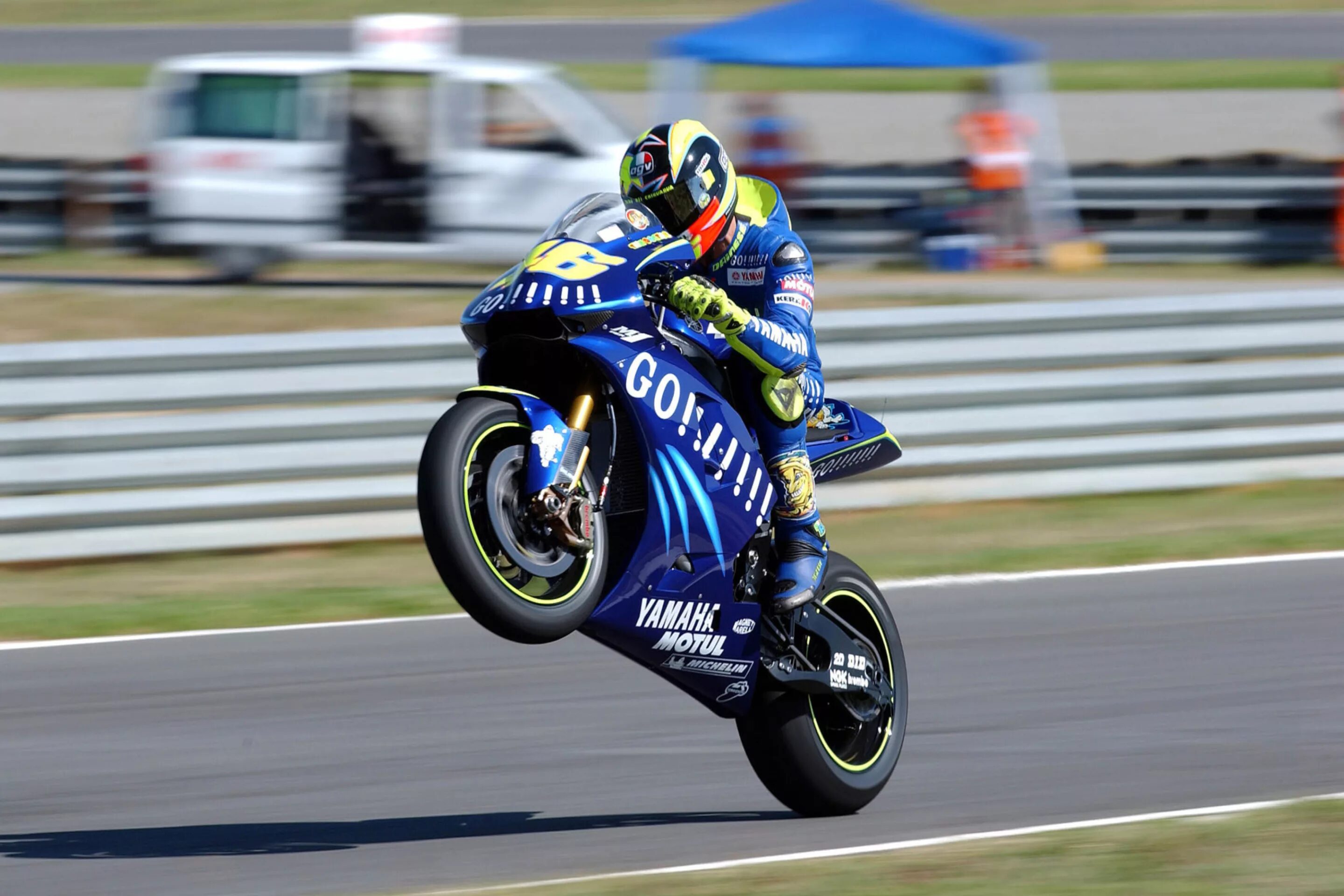 Moto bike races. Ямаха Расинг байк. Ямаха р1 гонки.