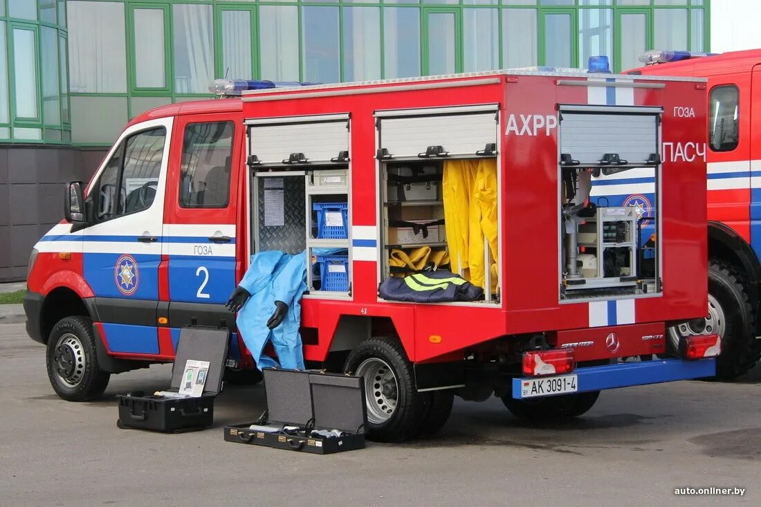 Аварийно-спасательный автомобиль аса-30. МЧС аварийно-спасательная техника. Автомобиль МЧС. Пожарно-спасательный автомобиль.