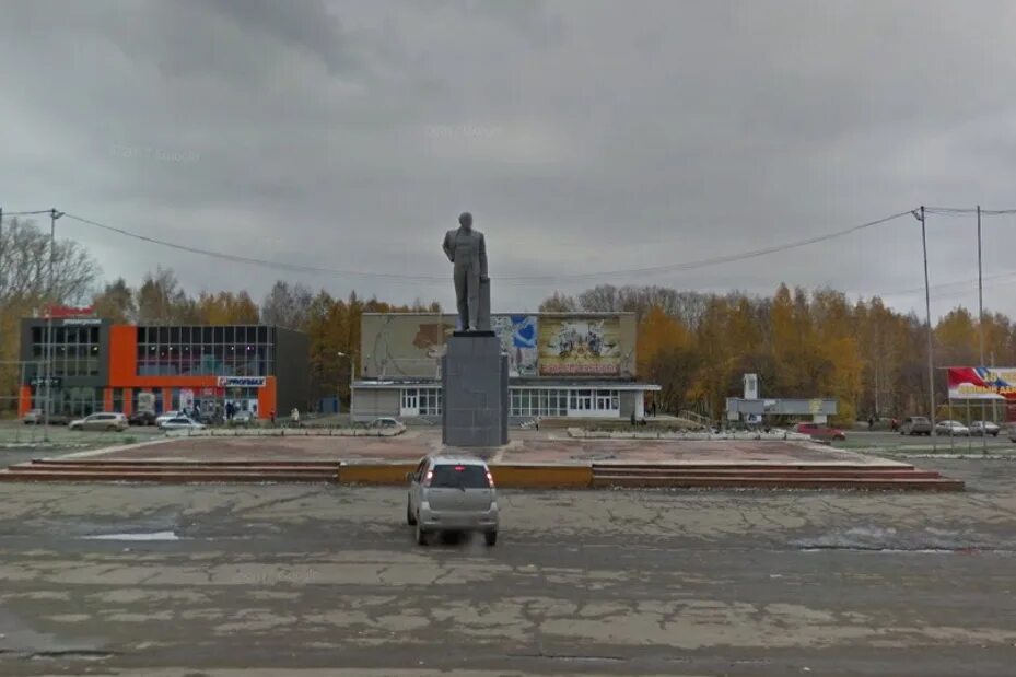 Площадь ревды. Памятник ленину в ревде. площадь победы ревда. площадь ревда свердловская область. площадь ревды 2000 г.