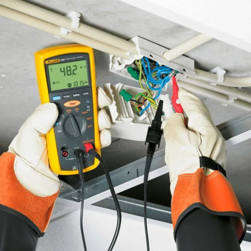 Мегаомметр Fluke 1503. Fluke 1507 Insulation Tester. Тестер для замера изоляции 1000в Fluke 1507. Fluke 28 замер сопротивления изоляции кабеля.