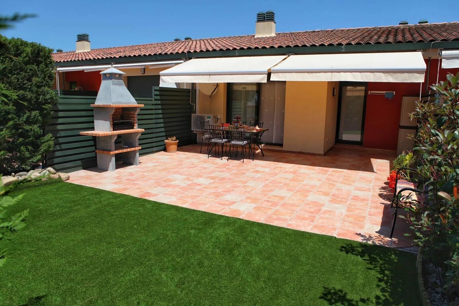 Дом в аренду летом. Коттеджи для отдыха. Загородный дом ленобласть. На даче. Дом в аренду летом.