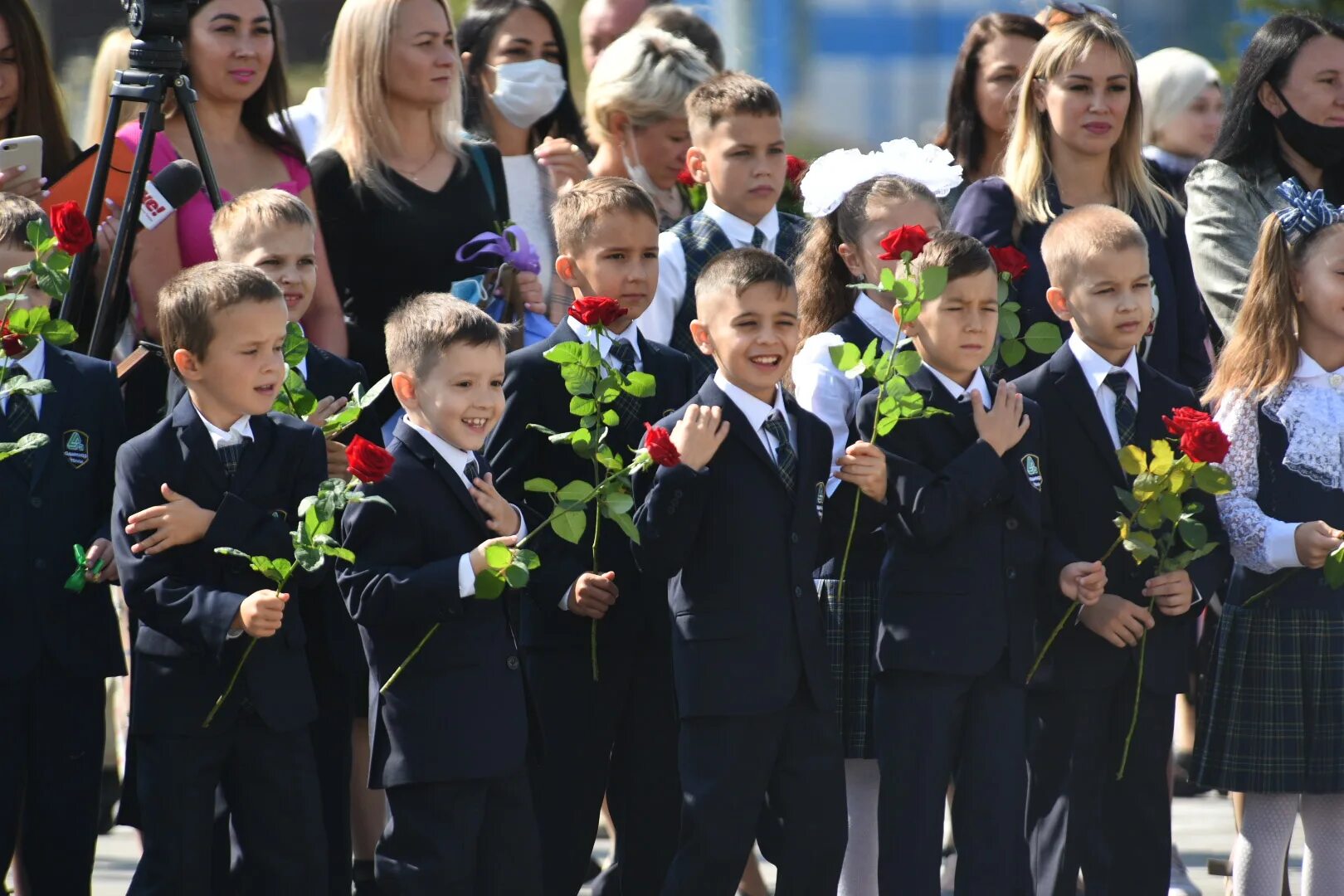 Адымнар набережные челны. Гимназия 14 Набережные Челны Замелекесье. Четырнадцатая гимназия Набережные Челны. Гимназия Адымнар-Чаллы Набережные Челны. 14 Школа Набережные Челны.