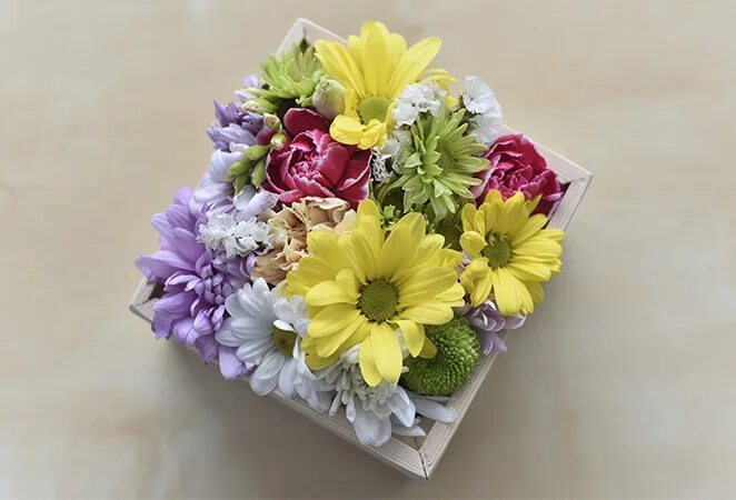 красивые свежие букеты. букеты с хамелациумом. современный букет с хризантемами. красивый букет для мамы. недорогой букет цветов до 1000.