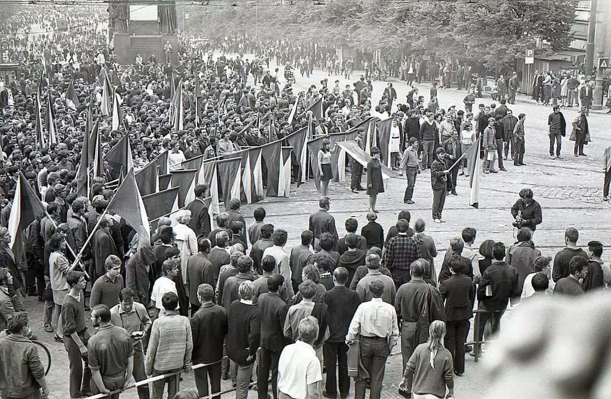 Восстание в Праге 1968. Пражская 1968. Протесты в Чехословакии 1968. Чехословацкий кризис 1968.