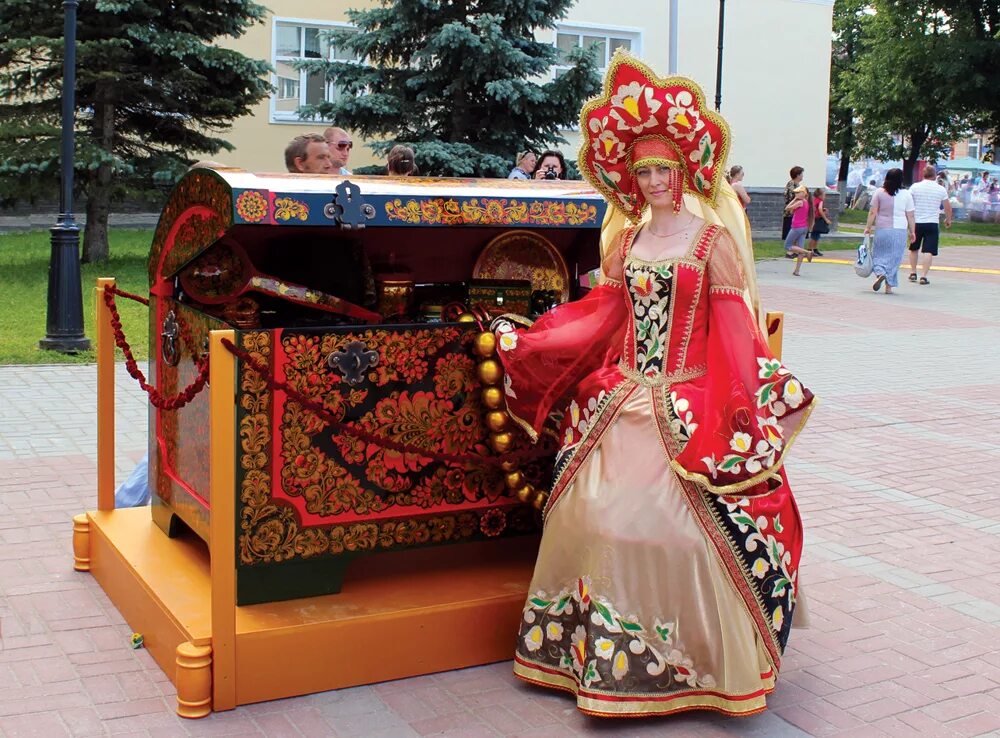 Музей в семенове нижегородской. Возрождение народных художественных промыслов. Население семенова нижегородской. Семёнов нижегородской области. Работа семенов нижегородской.