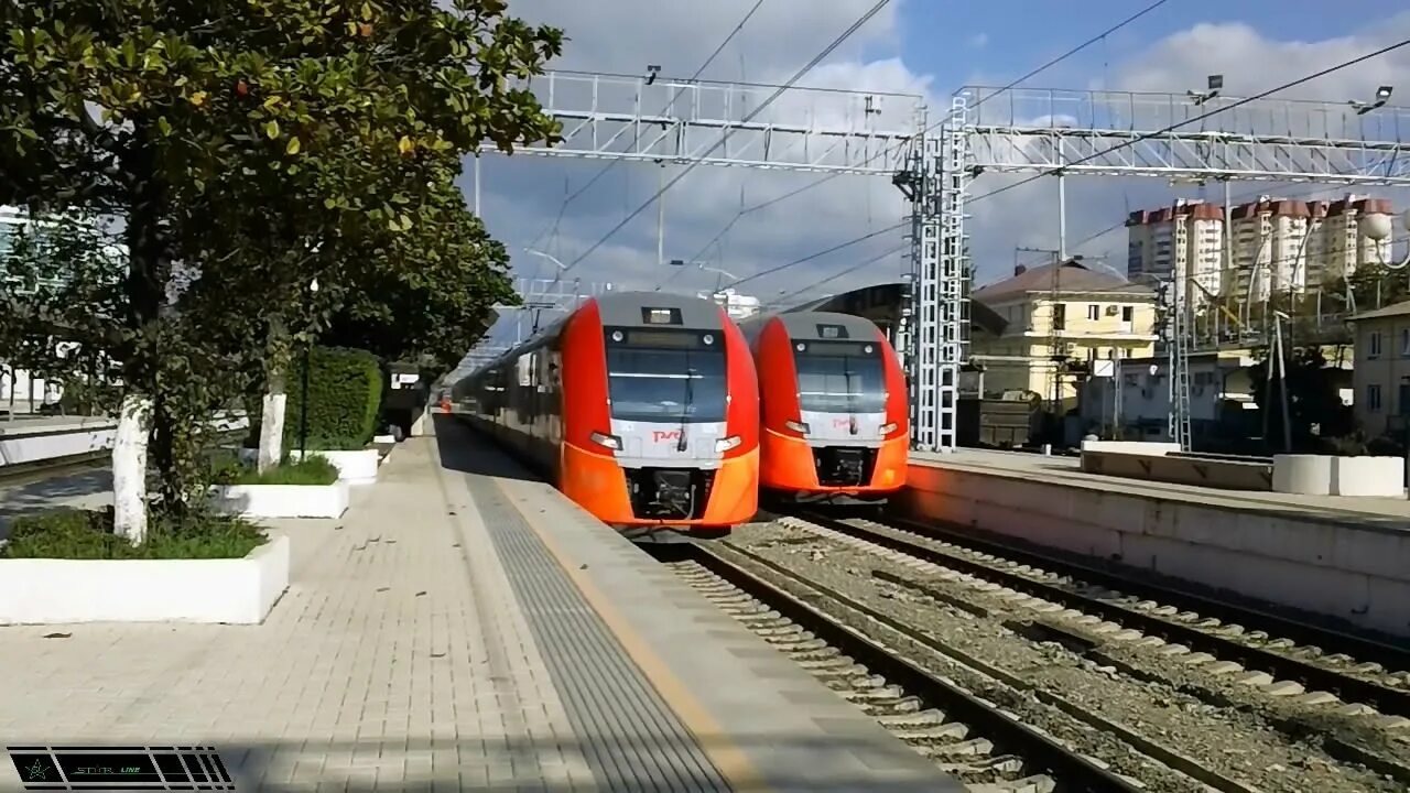 Ласточка сочи адлер ржд. Станция адлер ласточка. Вокзал сочи ласточка. Электропоезда сименс дезиро. Платформы анапа жд вокзал.