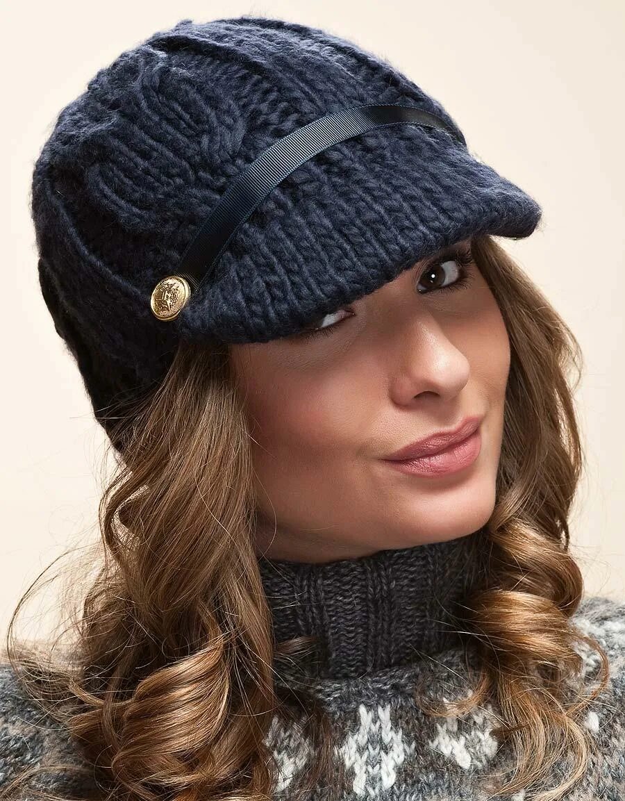 Шапка с козырьком спицами. Вязаная кепи для женщин. вязаная шапка с козырьком. вязаная кепка. вязаные кепки женские.