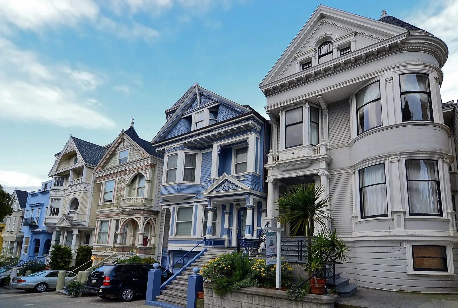 San house. Викторианский дом Сан Франциско. Сан Франциско дома Викторианский стиль. Викторианские домики Сан Франциско. Викторианский таунхаус в Сан-Франциско.