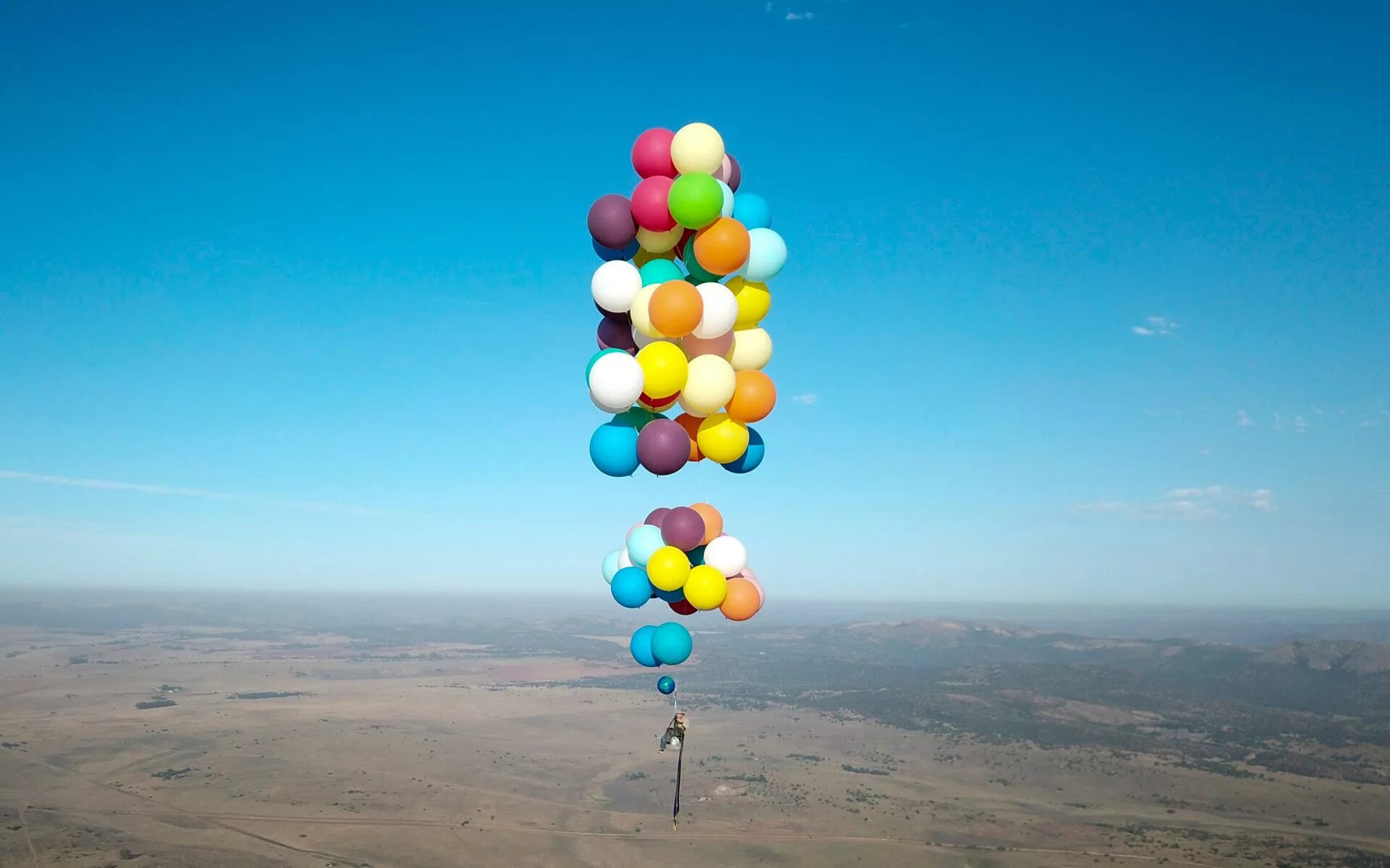 Flying balloon. Воздушный шар. Воздушные шары в небе. Воздушные шары большие в небе. Летающие воздушные шары.