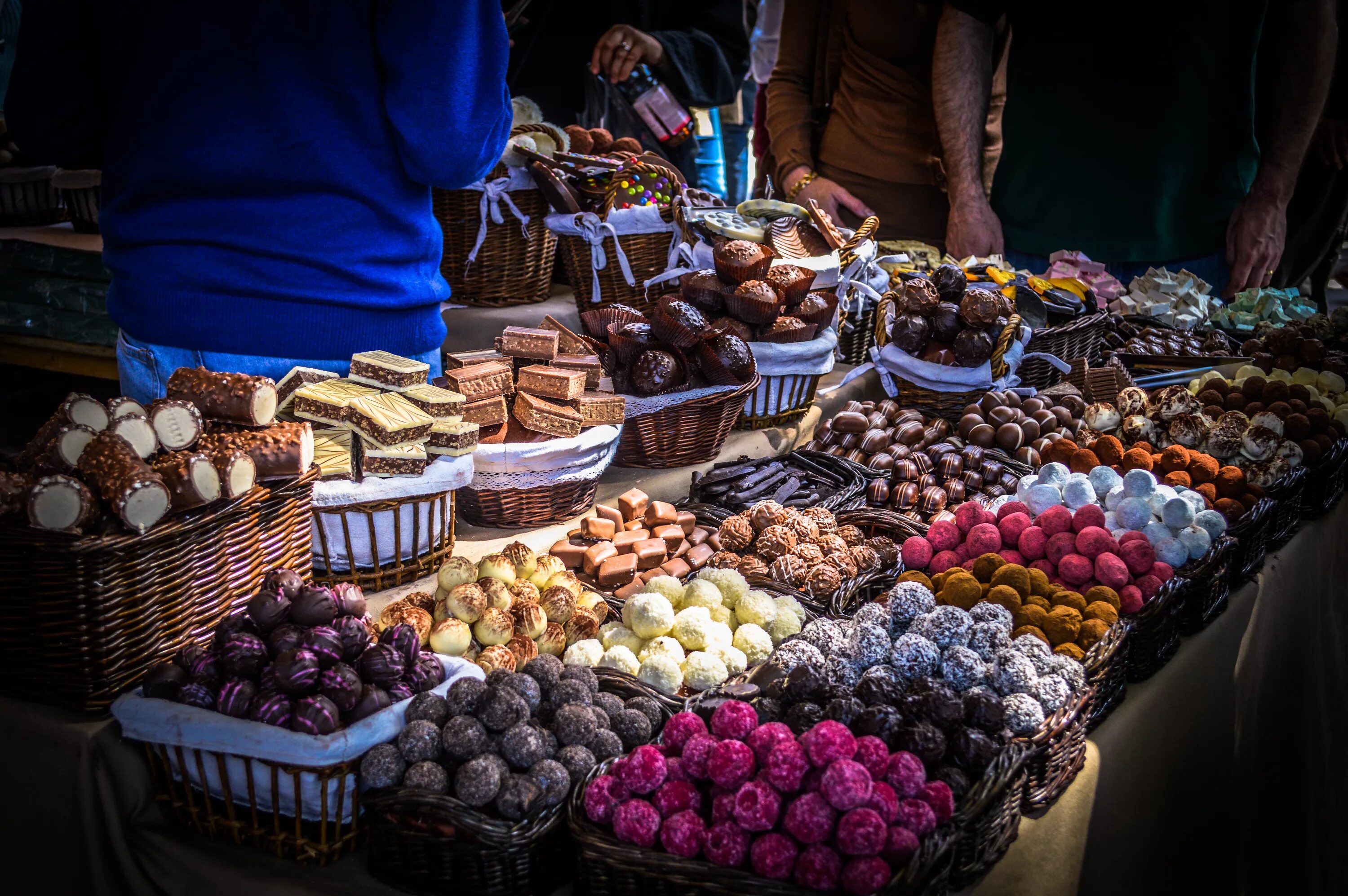 Рынок. Рынок сладостей. Конфеты на рынке. Базар (рынок). Восточный базар сладости.