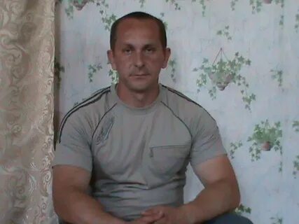 Мужчина 45 лет не женат
