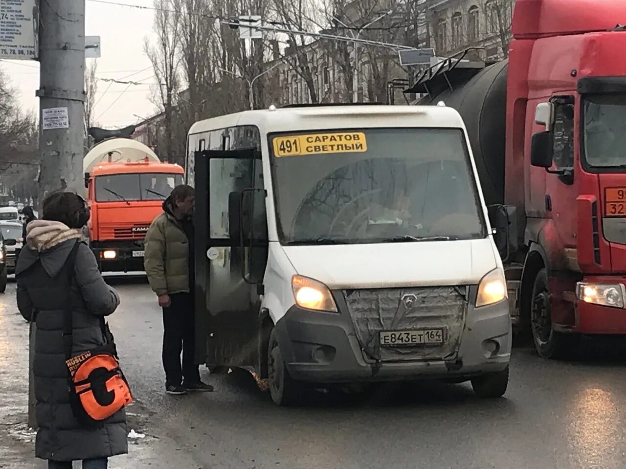 Саратов светлый автобус 491 расписание на сегодня. Автобус 491 Саратов светлый. Маршрутка. Новые автобусы. Автобус едет.