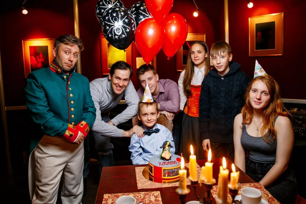 Омск где отпраздновать. Празднование дня рождения. День рождения в кафе. Празднование юбилея. Фотосессия на день рождения с гостями.