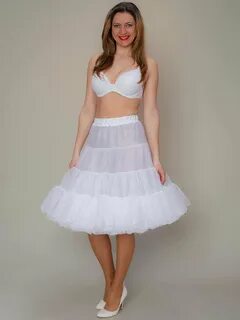 Короткое платье с подъюбником (120 фото) 