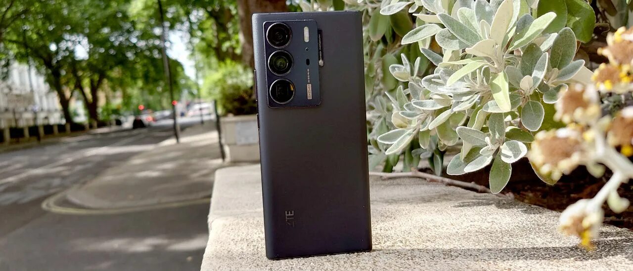 Zte axon 40 ultra space edition. Axon 40 ultra. Робот-пылесос dreamebot l20 ultra complete white. Dreamy x40 ultra. Zte axon 40 ultra uz.
