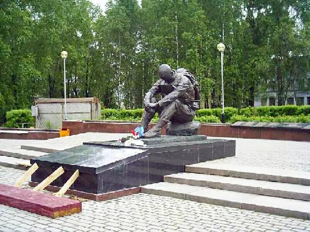 Сыктывкар достопримечательности города. Памятник вечный огонь в сыктывкаре. памятники города сыктывкара. памятник вечная слава сыктывкар. сыктывкар достопримечательности.