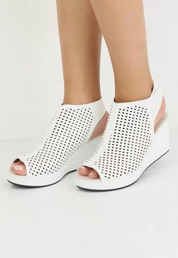 Летний обувь купить интернет. Обувь на валберис женская летняя босоножки. Instreet обувь женская босоножки. Обувь 2023 тофа.