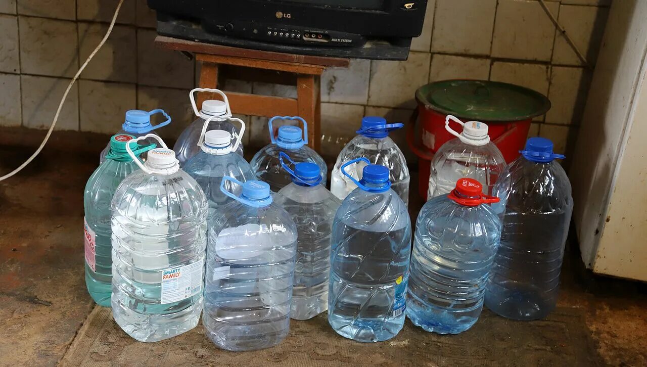 Питьевая вода запасы. Бутилированная вода роспотребнадзор. Питьевая вода запасы. Природная вода. Питьевая вода в исландии.